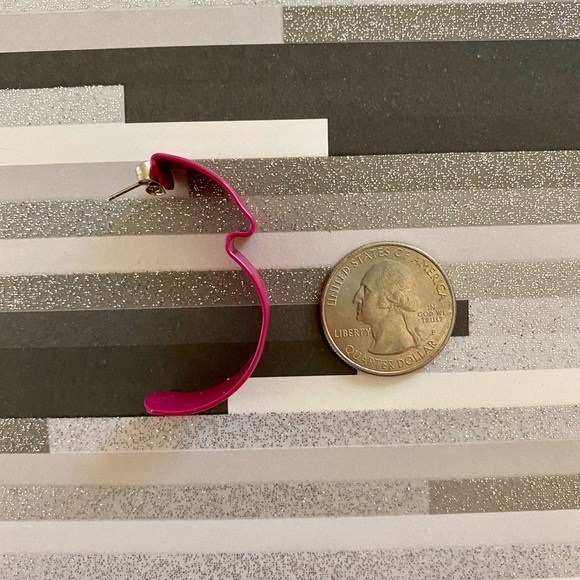 Vintage 80s earrings 🖤 - Picture 4 of 4